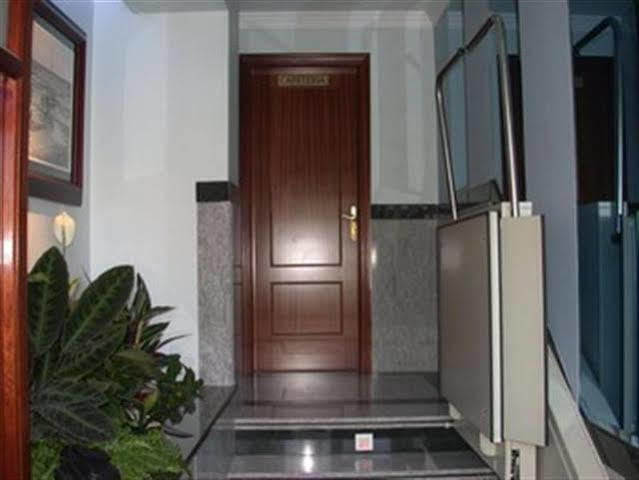 Hostal El Puerto Caleta De Velez Exterior foto